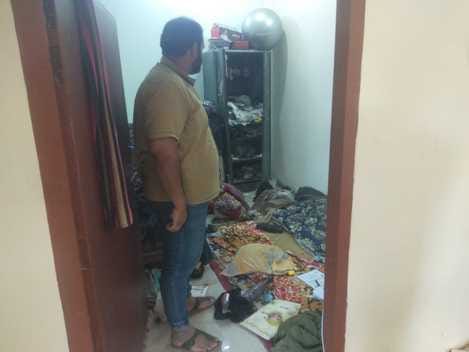 Theft of lakhs of rupees by breaking the lock of contractor's locked house