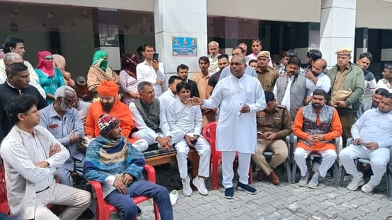 Anger over kidnapping and beating of a youth, three-day ultimatum for arrest of the accused