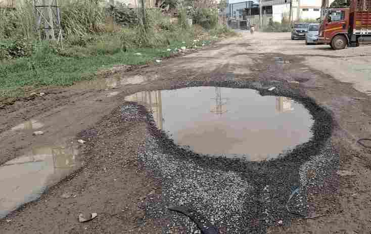 Broken roads become a problem for industrialists