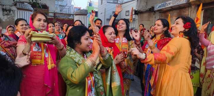 Radha Rani's cheers echoed in Prabhat Pheri