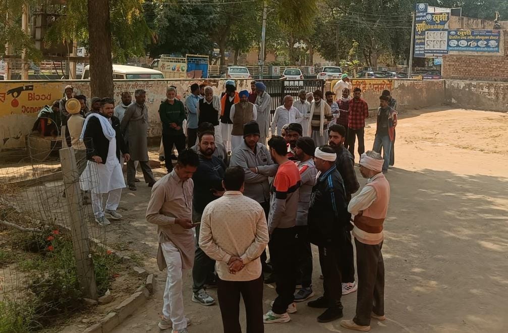 Tired of dowry harassment, the married woman committed suicide by hanging herself