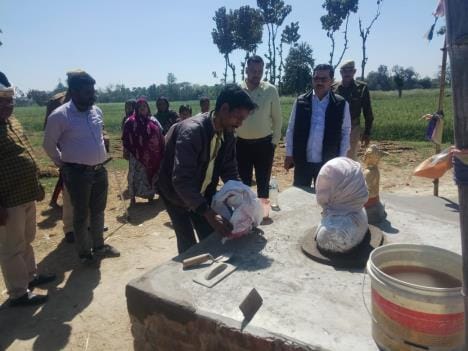 Anarchists broke Ambedkar's statue, controversy over installing a new one ended