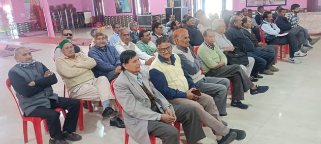 Government should withdraw the suspension of Nadaun employee leader: Ram Lohaya