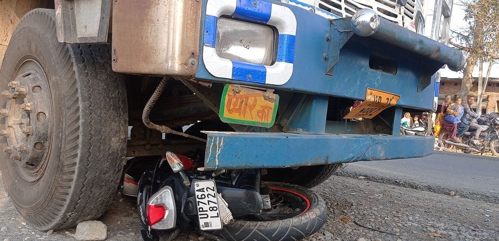 Bike rider dies due to collision with truck coming from wrong direction