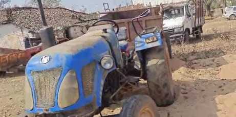 Shahdol News Tractor seized for illegally transporting sand Youth Congress President accuses Gohparu police