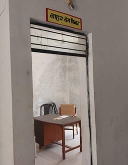 The doctor did not arrive, the patients kept wandering for hours for treatment