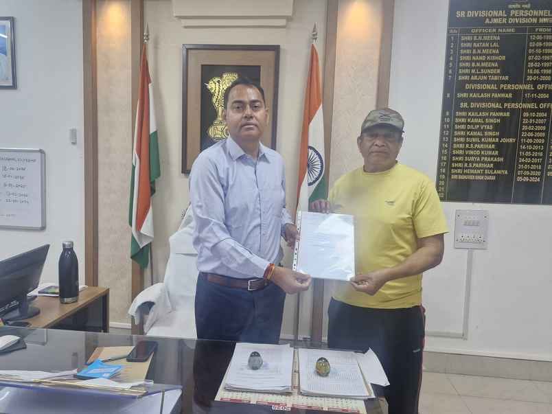 Ajmer News: Retired railway employee took out a 225 km bicycle journey for environmental awareness