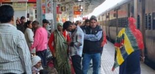 Coming From Delhi-mumbai Is Not Easy, Seats In Trains Are Full ...