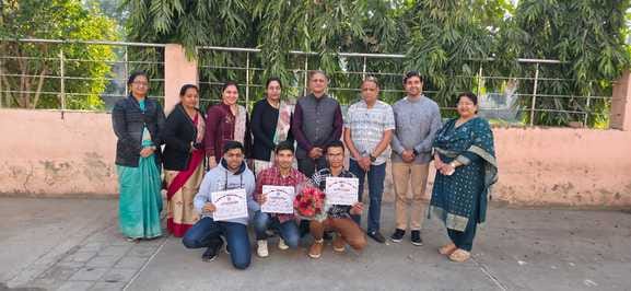 Vaish College got second place in the quiz competition