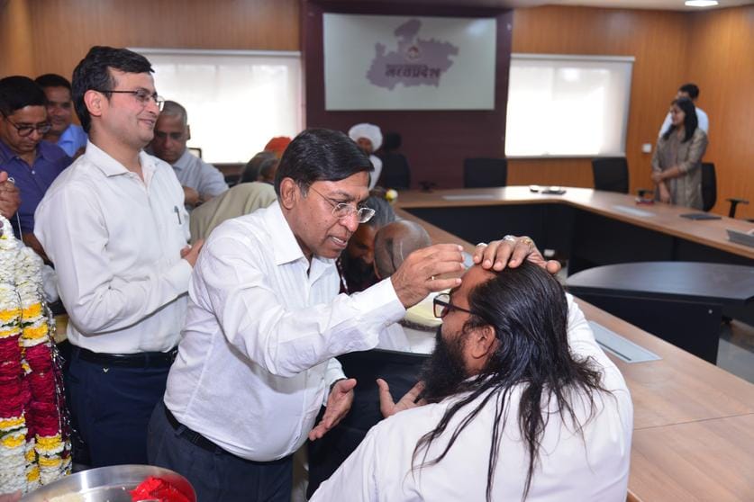 Ujjain Sadhus saints arrived to see presentation of Simhastha 2028 Mahaparva officials did something happy