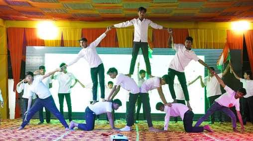Bandha Sama presenting Zulu dance