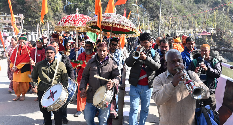 Baba Bhootnath's procession took place, devotees gathered in large numbers at Paddal