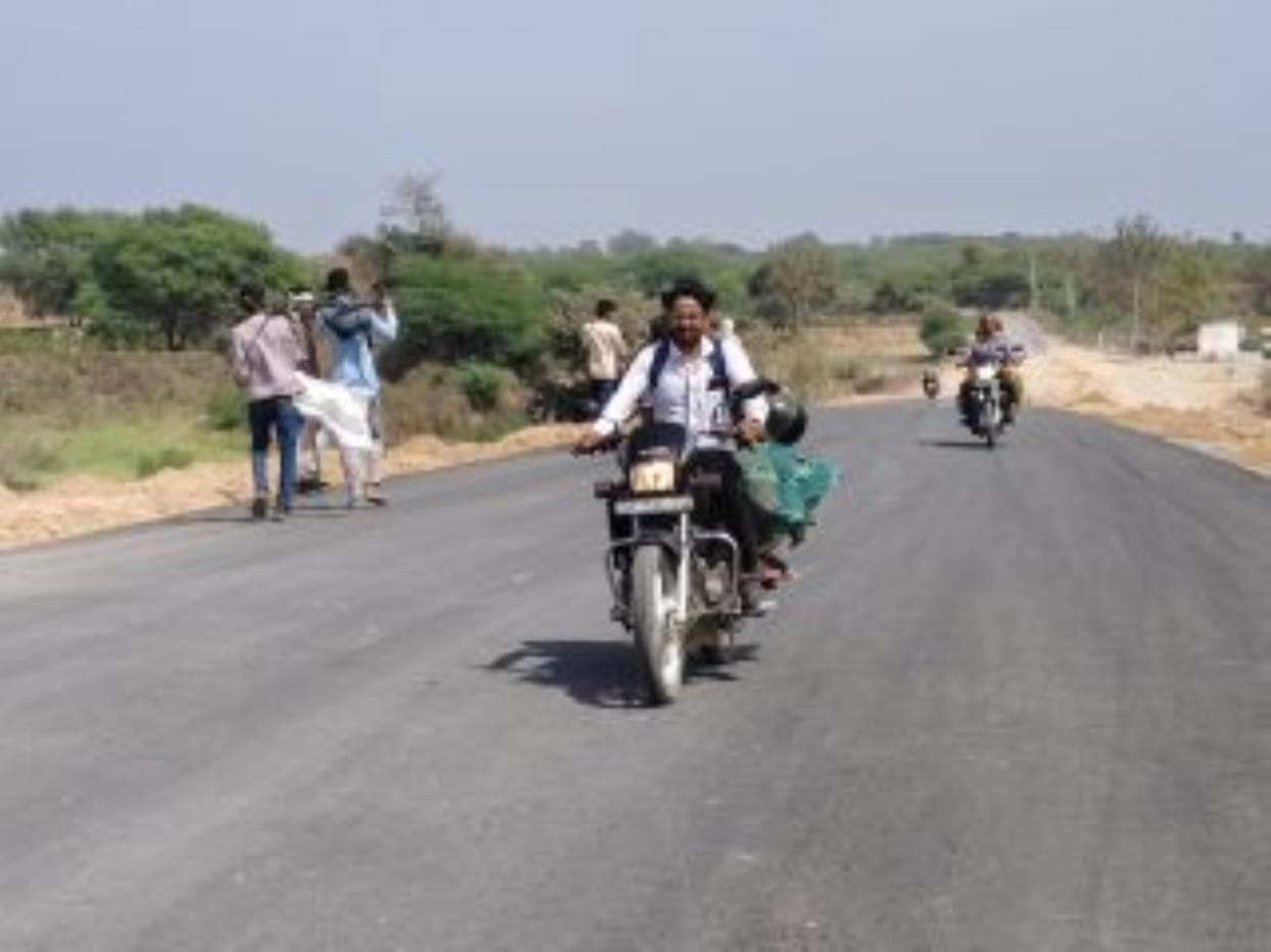 10 years of problem ends... Traffic resumes on Dhakhra bridge