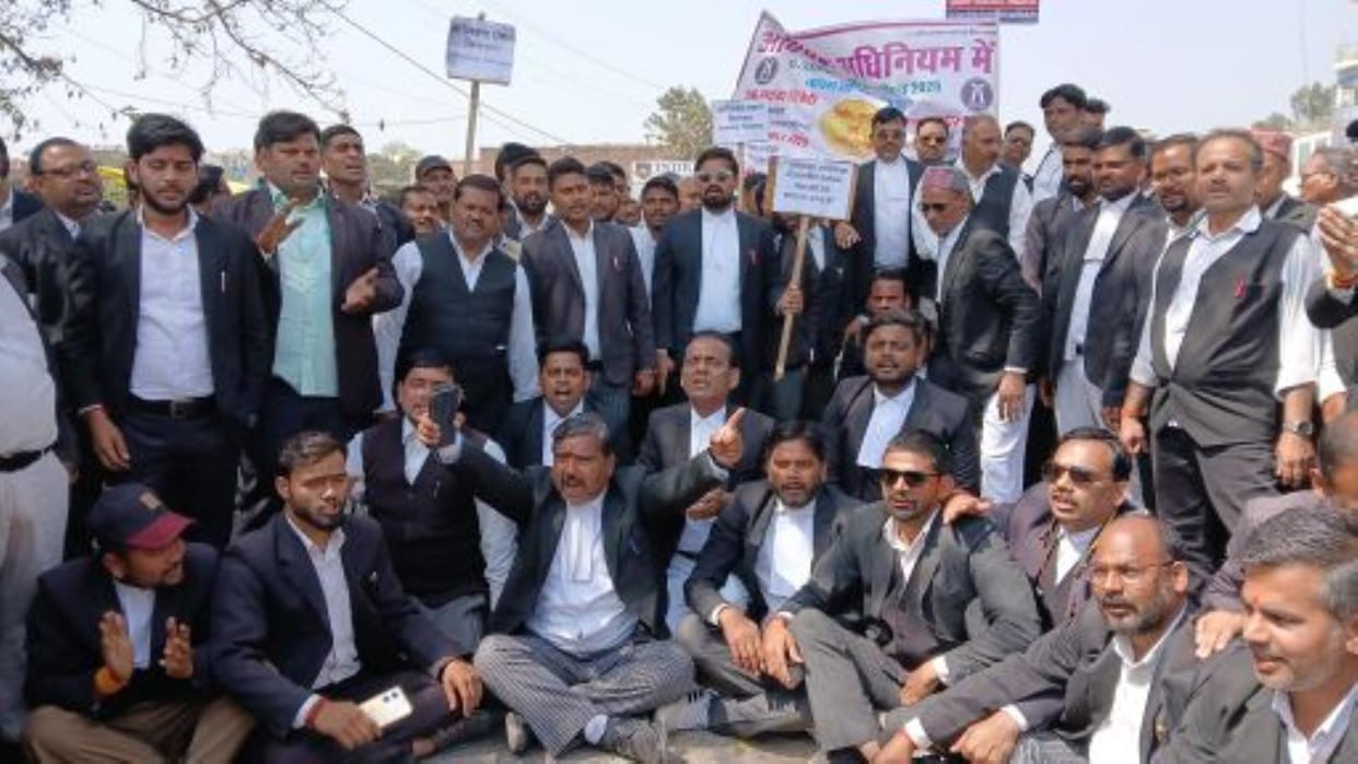 Traffic was disrupted due to the blockade by lawyers