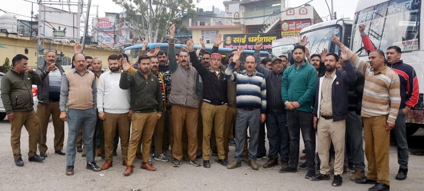 Salary discrepancies of operators should be removed soon: Vinay