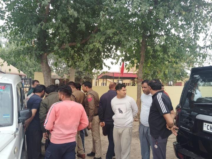 Two kg silver umbrella stolen from Khangesara Shiv temple