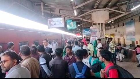 Passengers will get the facility of special trains during Holi
