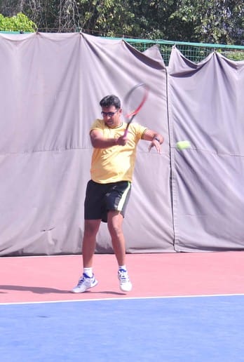 Meerut players made a powerful smash and took the lead