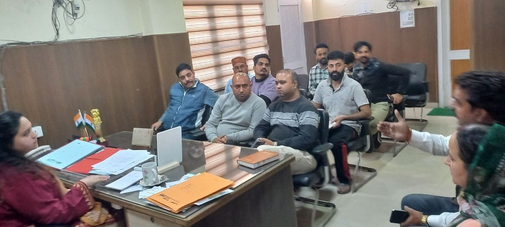 The issue of cleanliness and street lights was raised in the public problem redressal camp in Baddi