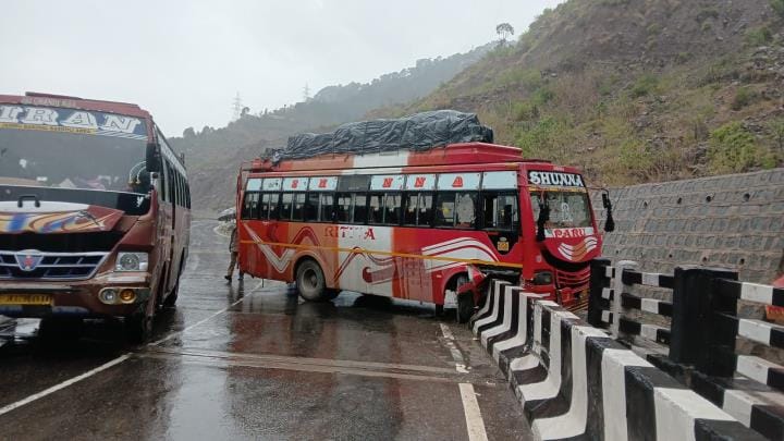 Uncontrolled bus collided with the railing of the roadside bridge