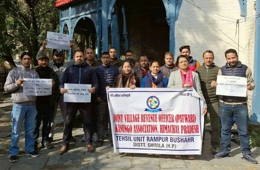 Kanungo-Patwari protest continues, certificate and revenue related work pending