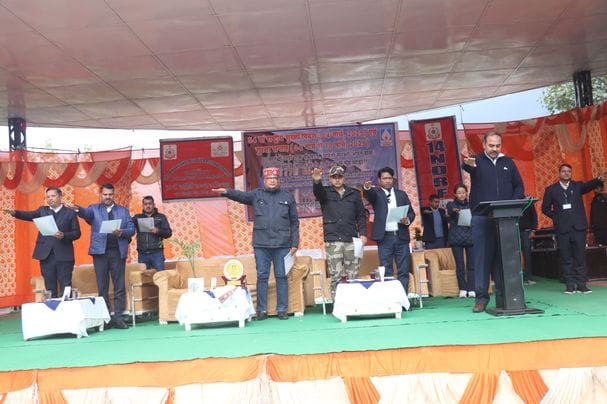 Oath administered to employees on Safety Day in Rampur Project