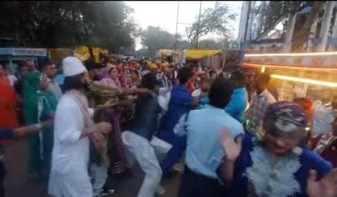 Chhatarpur Dispute between artists who came to participate in National Folk Dance Festival