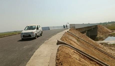 The problem is over after 75 years... The bridge over the Sai river is ready, traffic has started