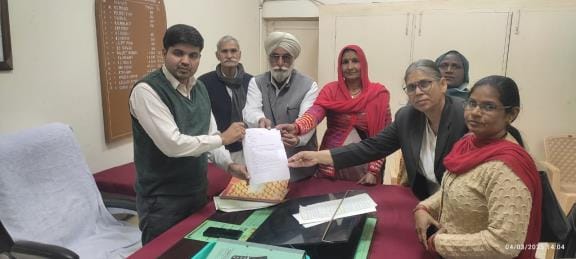 Demand to stop privatization of roadways and increase the number of government buses