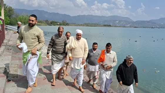 Sugrivanand Maharaj performed Pind Daan in Brahmoti.