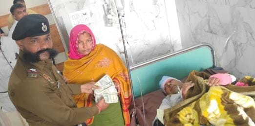 Two lakh rupees found in the bag of the bike of the injured electrician