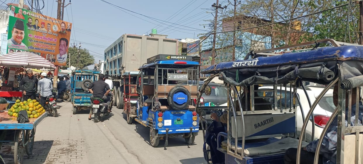 Traffic jam in Swar, two km long queue of vehicles