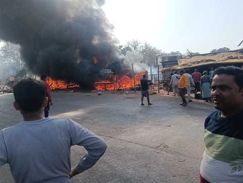 दुकान मे आग की फोटो