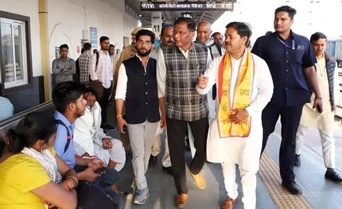Union Minister of State inspected the station and learned about the facilities