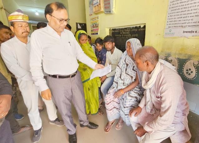 12 health workers including doctor found absent, salary stopped