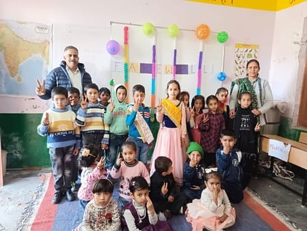 Vaishnavi becomes Miss and Amit becomes Mr. Farewell
