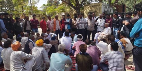 Villagers created ruckus at Bisawar power station and staged a sit-in