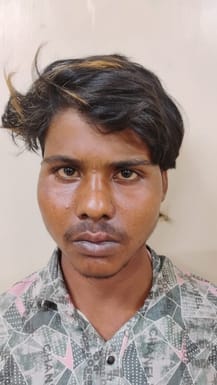 Accused of stealing cash and jewelery from house arrested