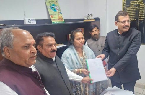 Both councilors receive certificates