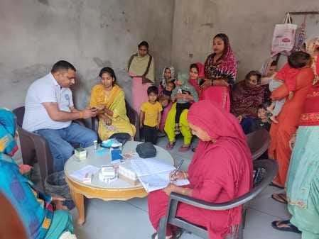 Four thousand people were examined on the first day of the campaign