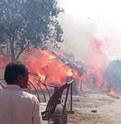 21 houses burnt due to fire caused by the spark of cow dung in Bareilly