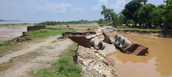 The rainy season is over, flood prevention work is stuck in limbo