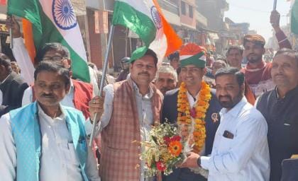 Mountaineer actor welcomed