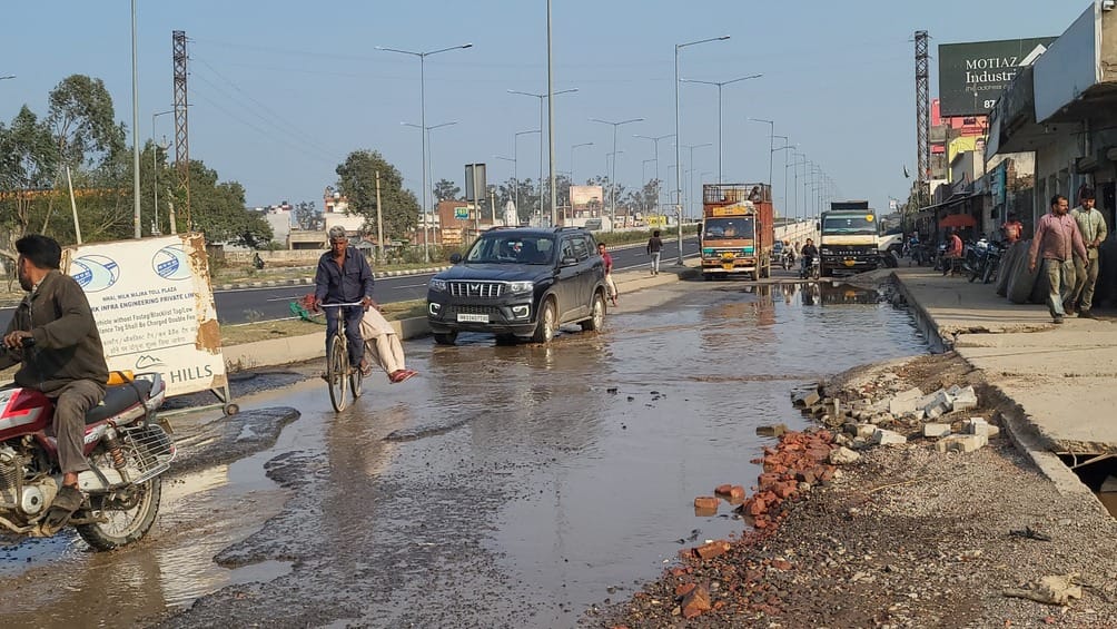 Potholes on the highway cause trouble for drivers