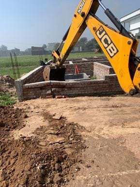 JCB runs in illegal colony in Jandhedi