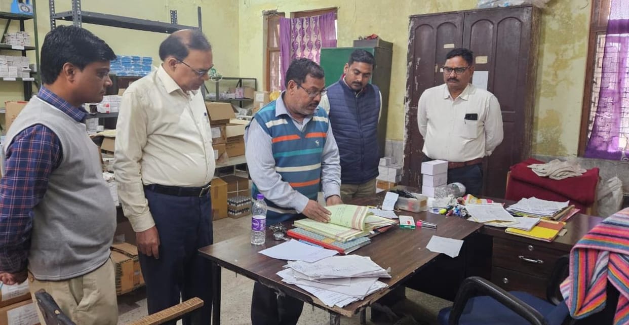14 health workers including two doctors absent, salary stopped