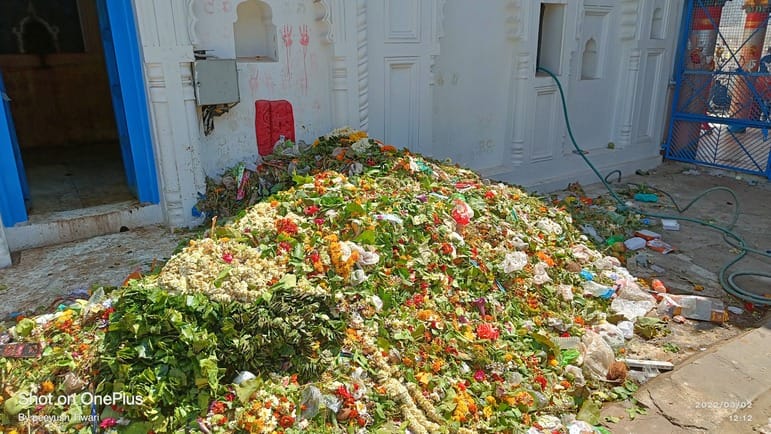 Organic fertilizer made from flowers and cow dung