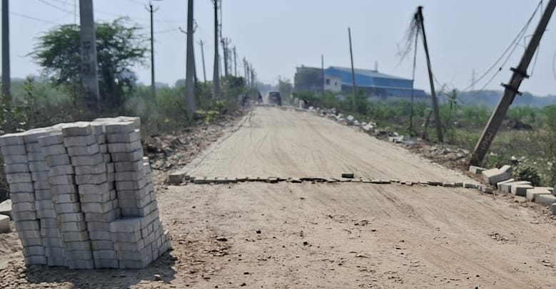 Work of laying interlocking tiles started on Nizampur Khurd Road