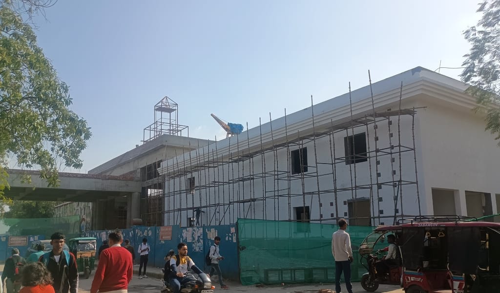 Sonipat and Gohana stations will be hi-tech, facilities like lifts and automatic stairs will be available.
