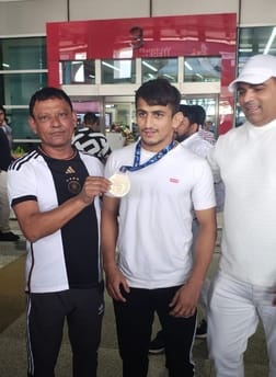 Chirag, the darling of Juan village, joins the tops